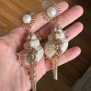 Anthropologie Seashell Gold Long Women Stud Earrings Brand New
